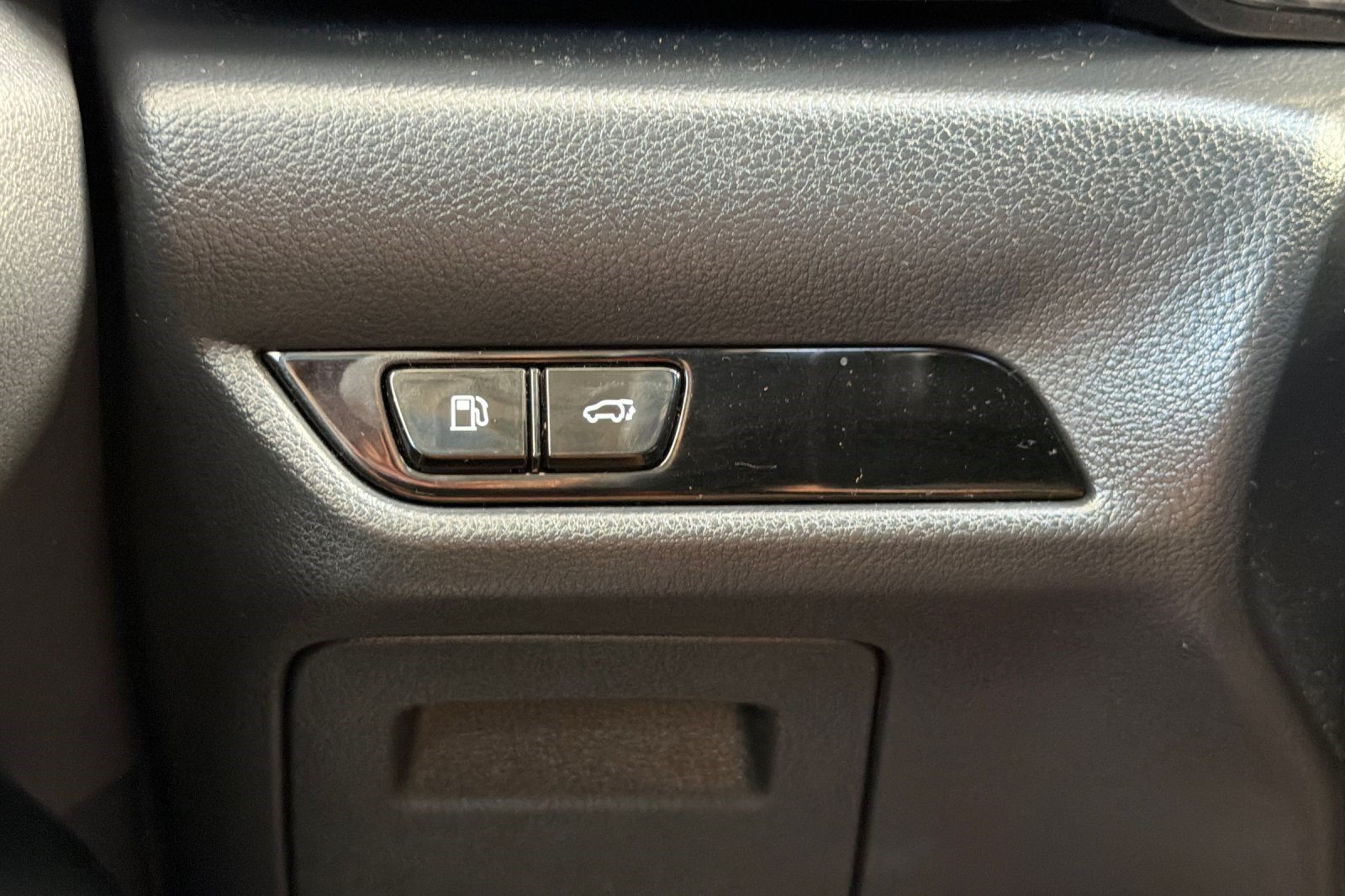 Used 2025 Lexus NX 350h AWD w/ Accessory Package (P5) image 36