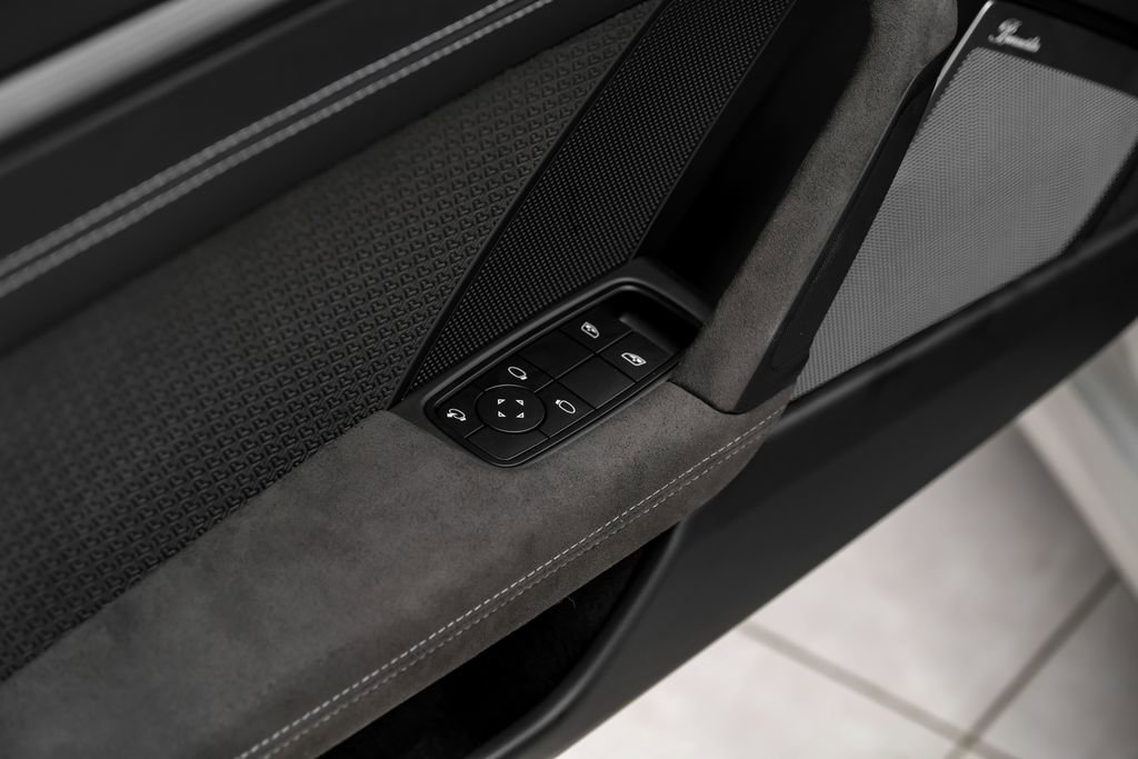 Used 2025 Porsche 911 Carrera 4 GTS image 39