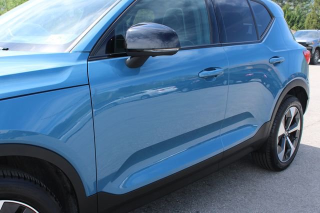 Used 2025 Volvo XC40 B5 Plus image 45
