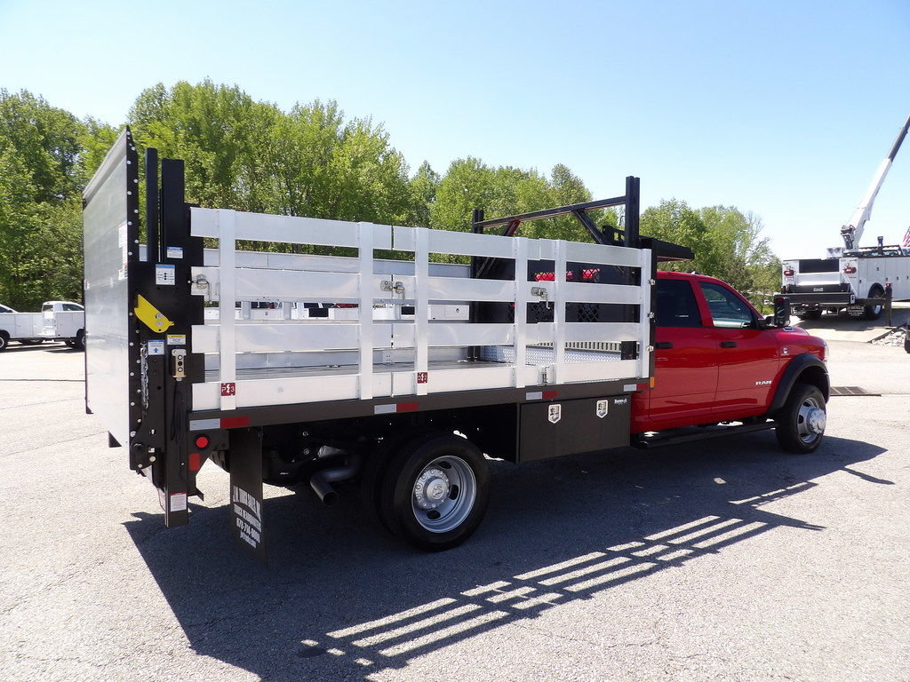 Used 2021 RAM 5500 Tradesman w/ Chrome Appearance Group RWD image 8