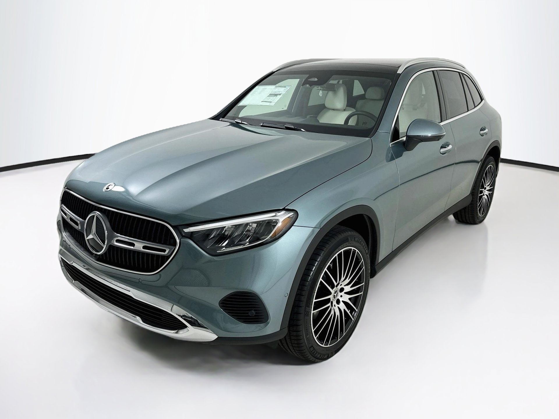 New 2027 Mercedes-Benz GLC 300 image 3