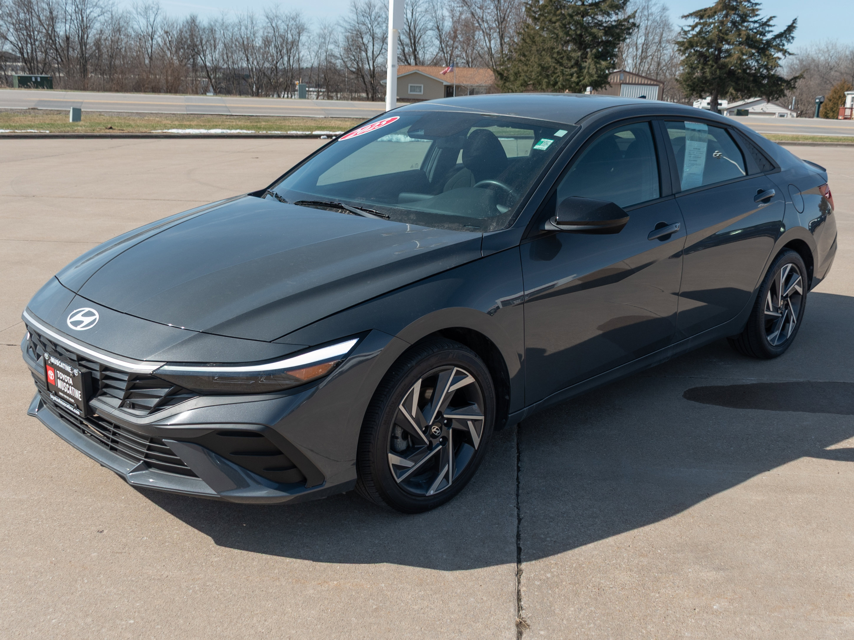 Used 2025 Hyundai Elantra Sport image 5