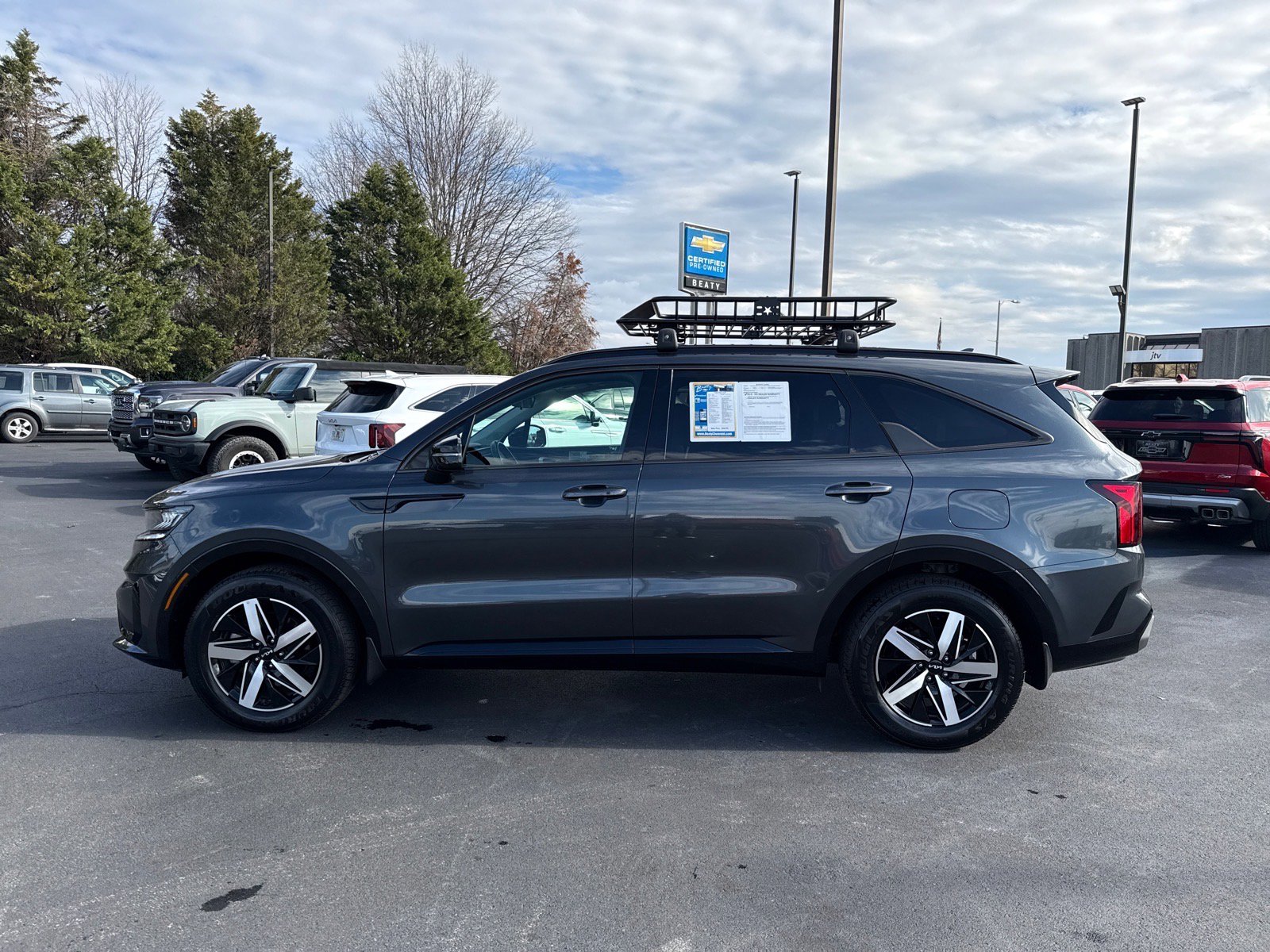 Used 2023 Kia Sorento S w/ Panoramic Sunroof Package image 6