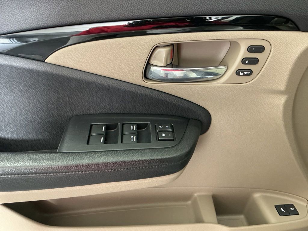 Used 2017 Honda Pilot Elite image 19