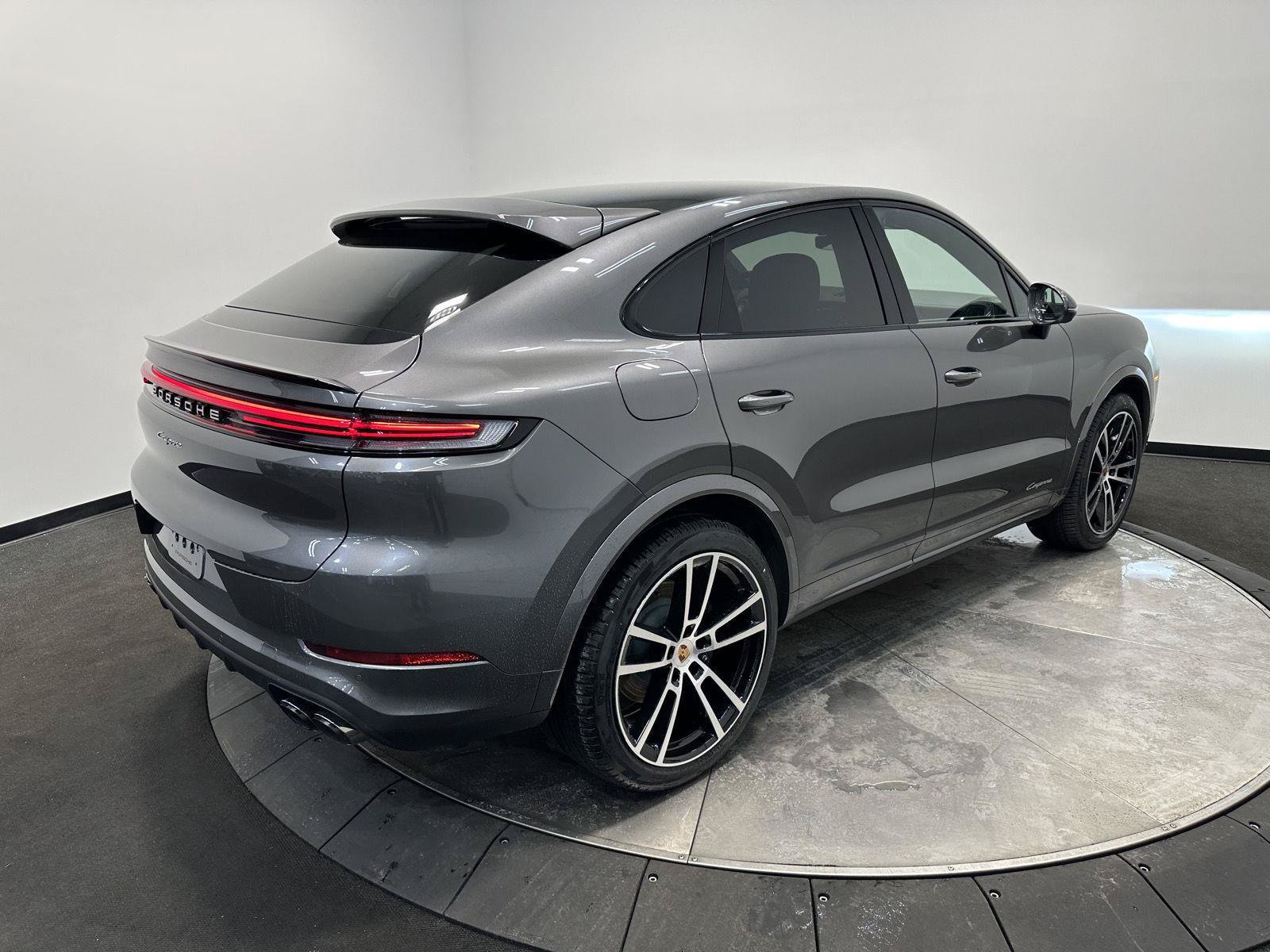 New 2026 Porsche Cayenne Coupe AWD/4WD image 7