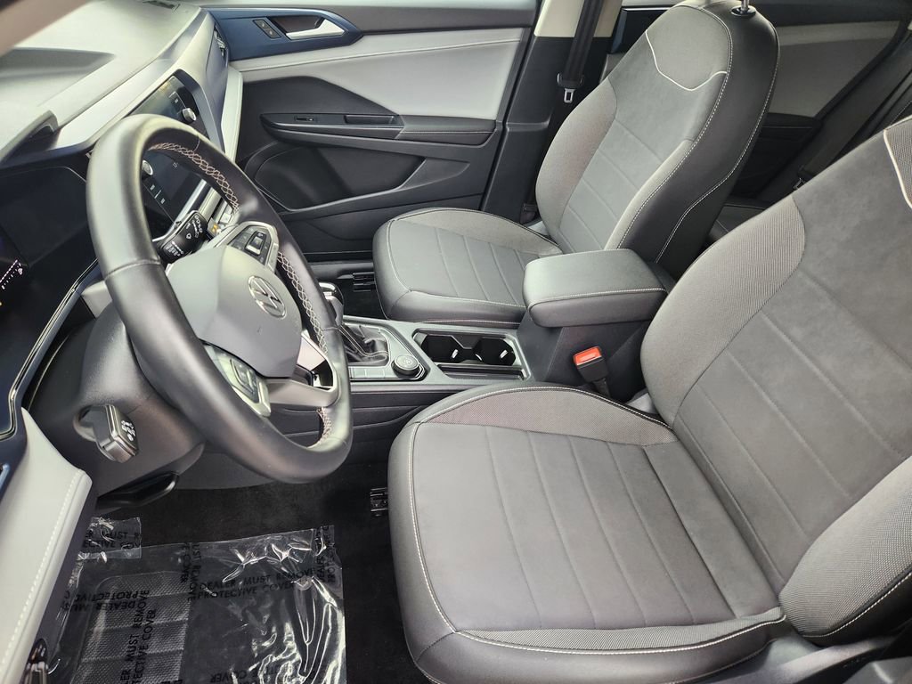 Certified 2024 Volkswagen Taos SE image 7