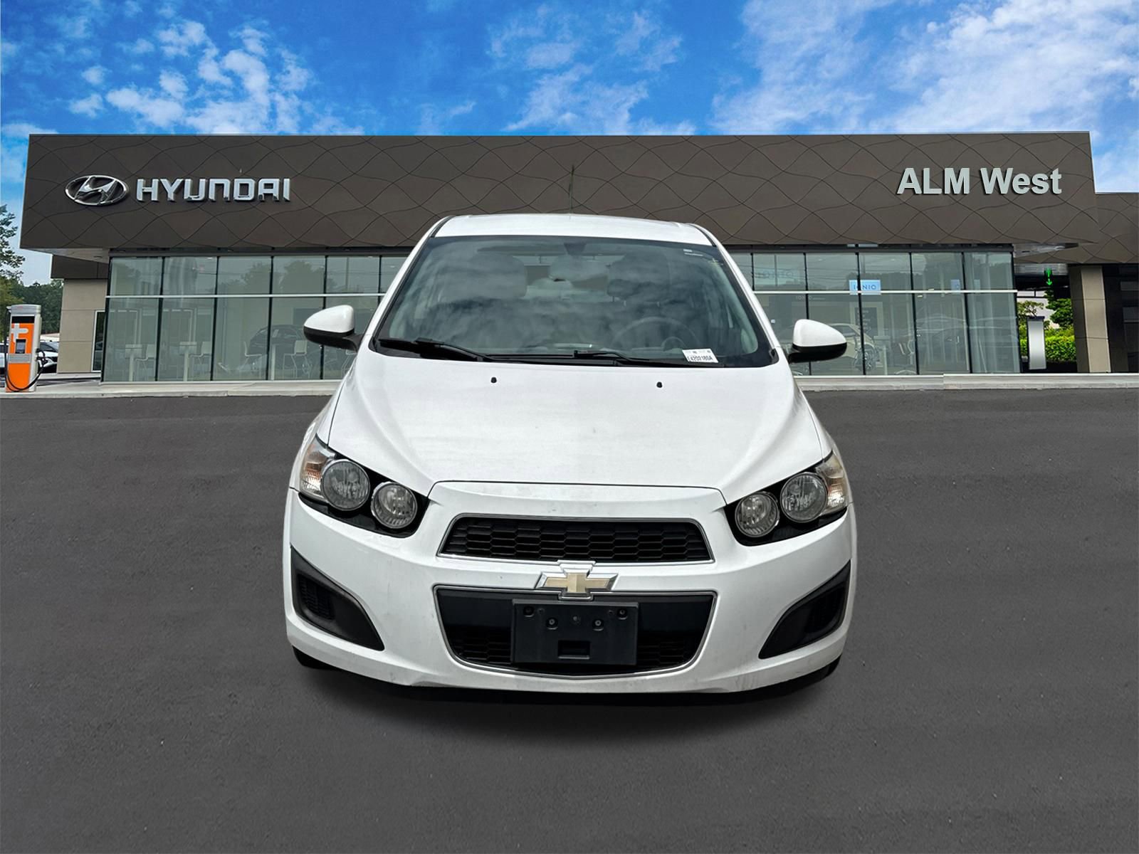 Used 2014 Chevrolet Sonic LT FWD image 2
