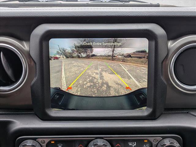 Used 2023 Jeep Gladiator Overland image 12