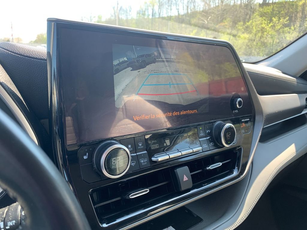 Used 2023 Toyota Highlander XLE FWD image 25