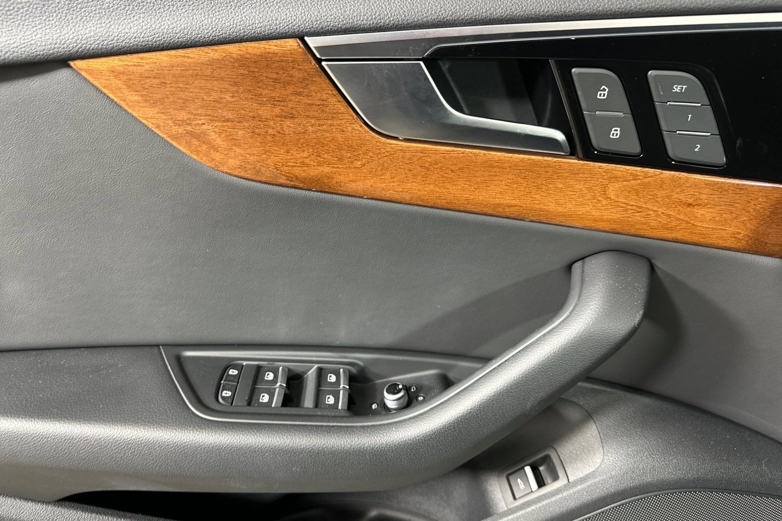 Used 2023 Audi A4 2.0T Premium w/ Convenience Package image 10