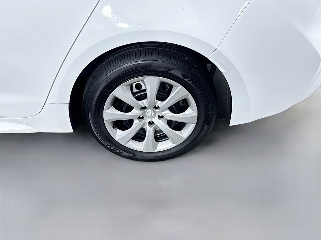Used 2025 Toyota Corolla LE FWD image 20