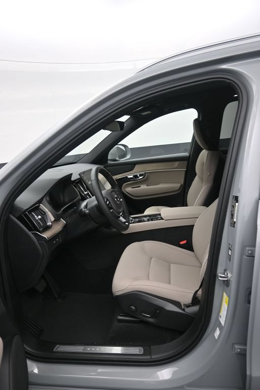 New 2027 Volvo XC90 T8 Plus AWD/4WD image 11
