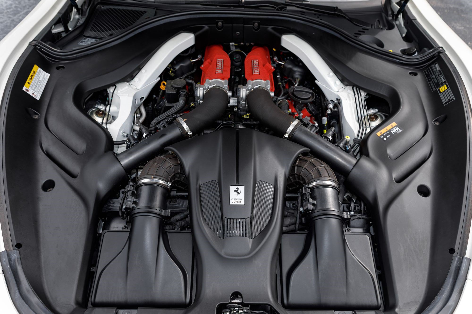 Used 2024 Ferrari Roma Spider RWD image 13