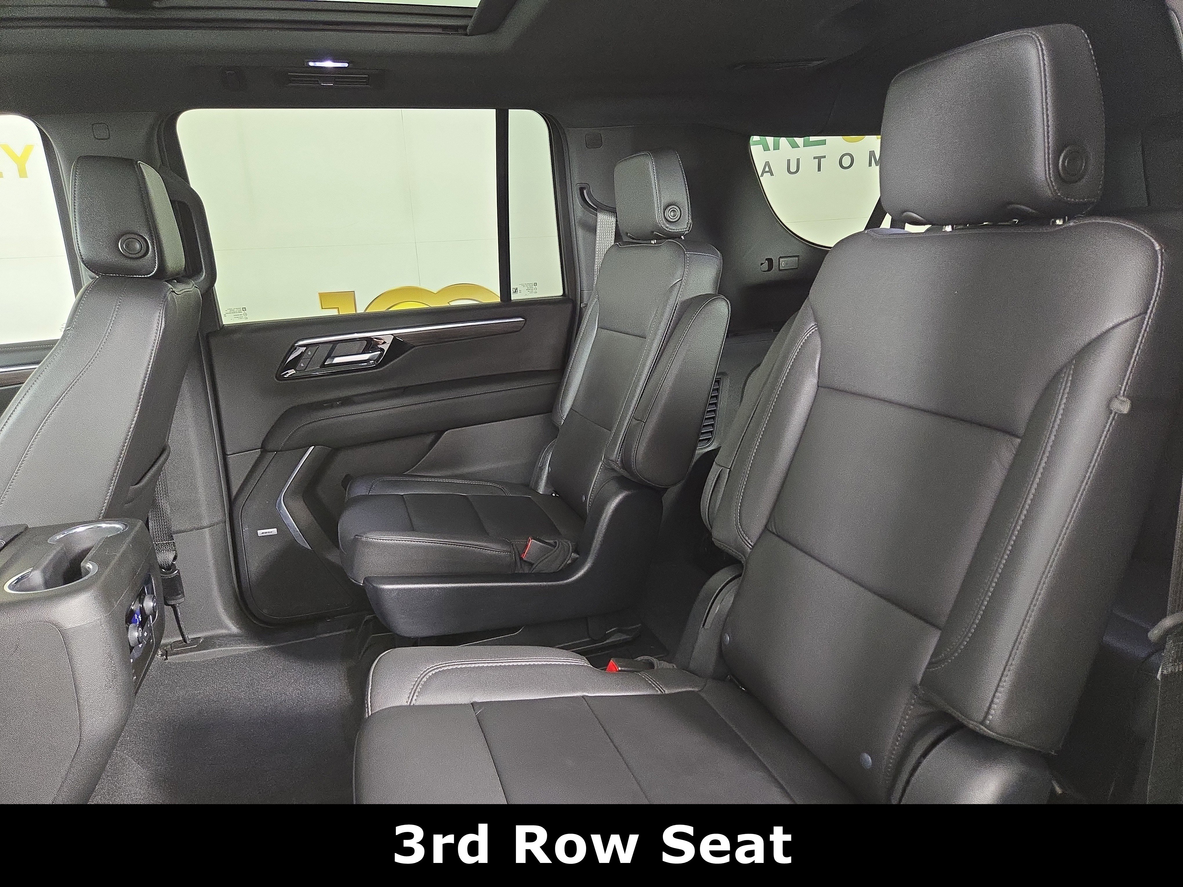 Certified 2025 Chevrolet Suburban Z71 w/ Comfort Package AWD/4WD image 12