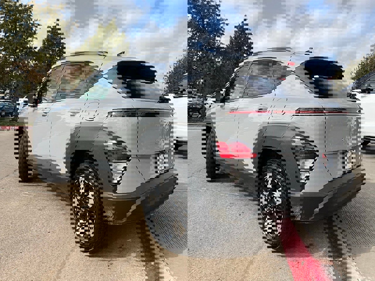 Used 2025 Hyundai Kona SEL image 8