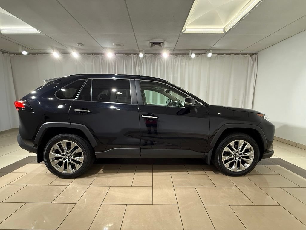 Used 2019 Toyota RAV4 Limited w/ Cold Weather Package AWD/4WD image 6