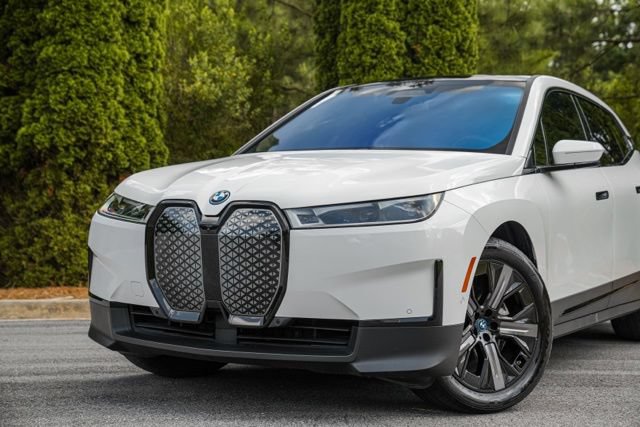 Used 2023 BMW iX xDrive50 w/ Convenience Package AWD/4WD image 2