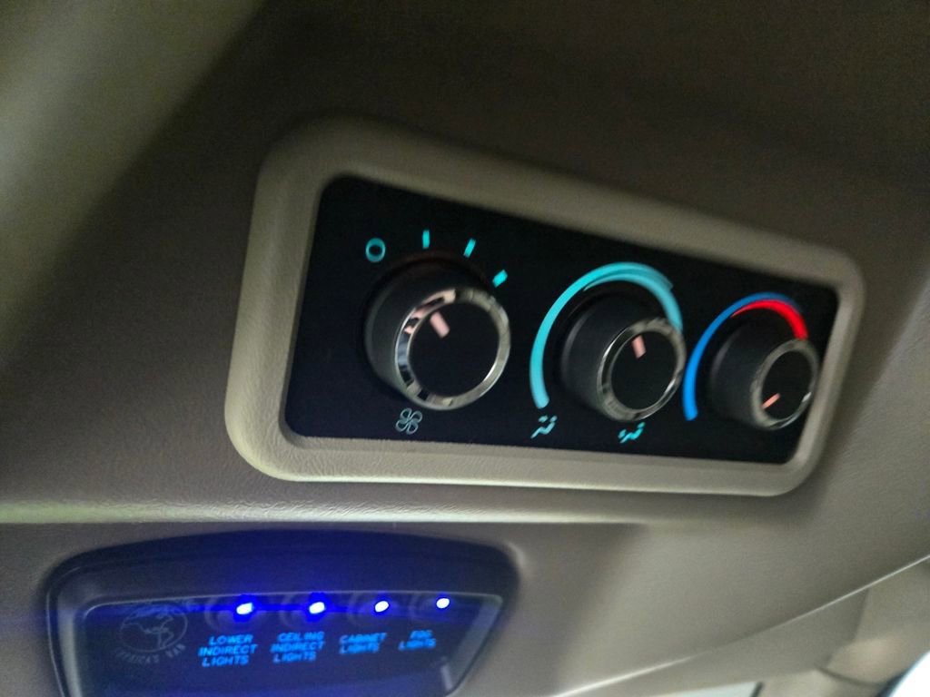 Used 2023 GMC Savana 2500 image 27