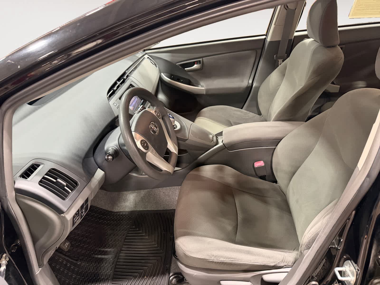 Used 2011 Toyota Prius Three w/ Navigation Pkg FWD image 10