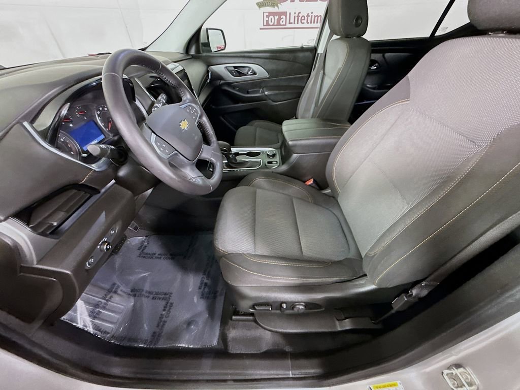 Used 2021 Chevrolet Traverse LT FWD image 24