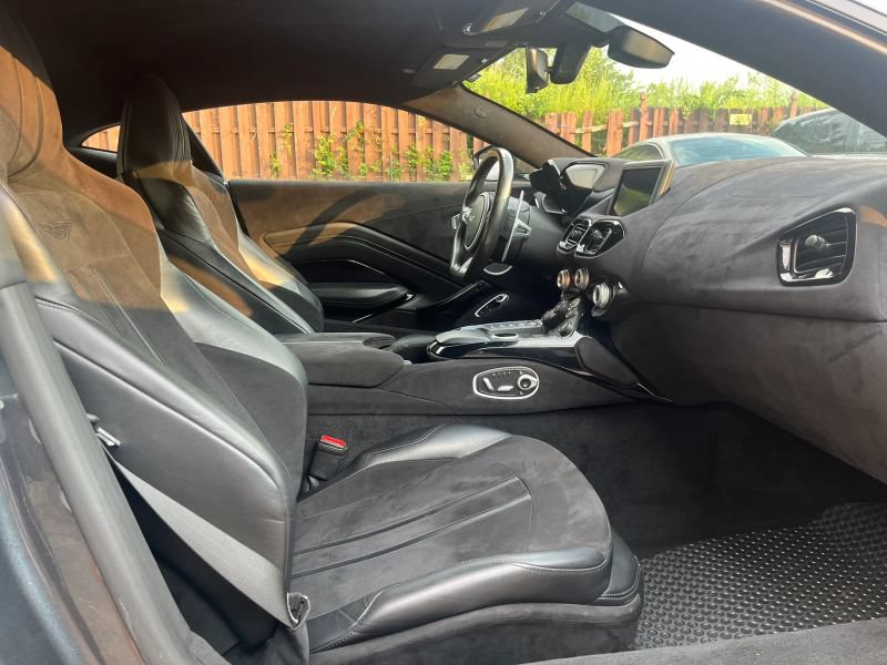 Used 2020 Aston Martin V8 Vantage Coupe RWD image 13
