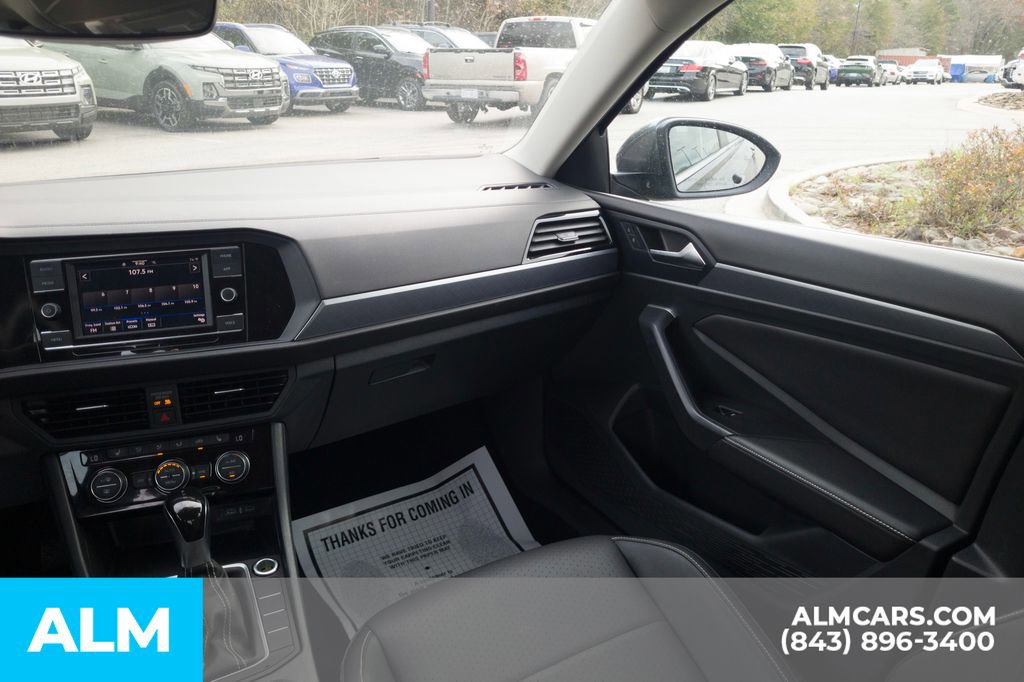 Used 2024 Volkswagen Jetta SE image 18