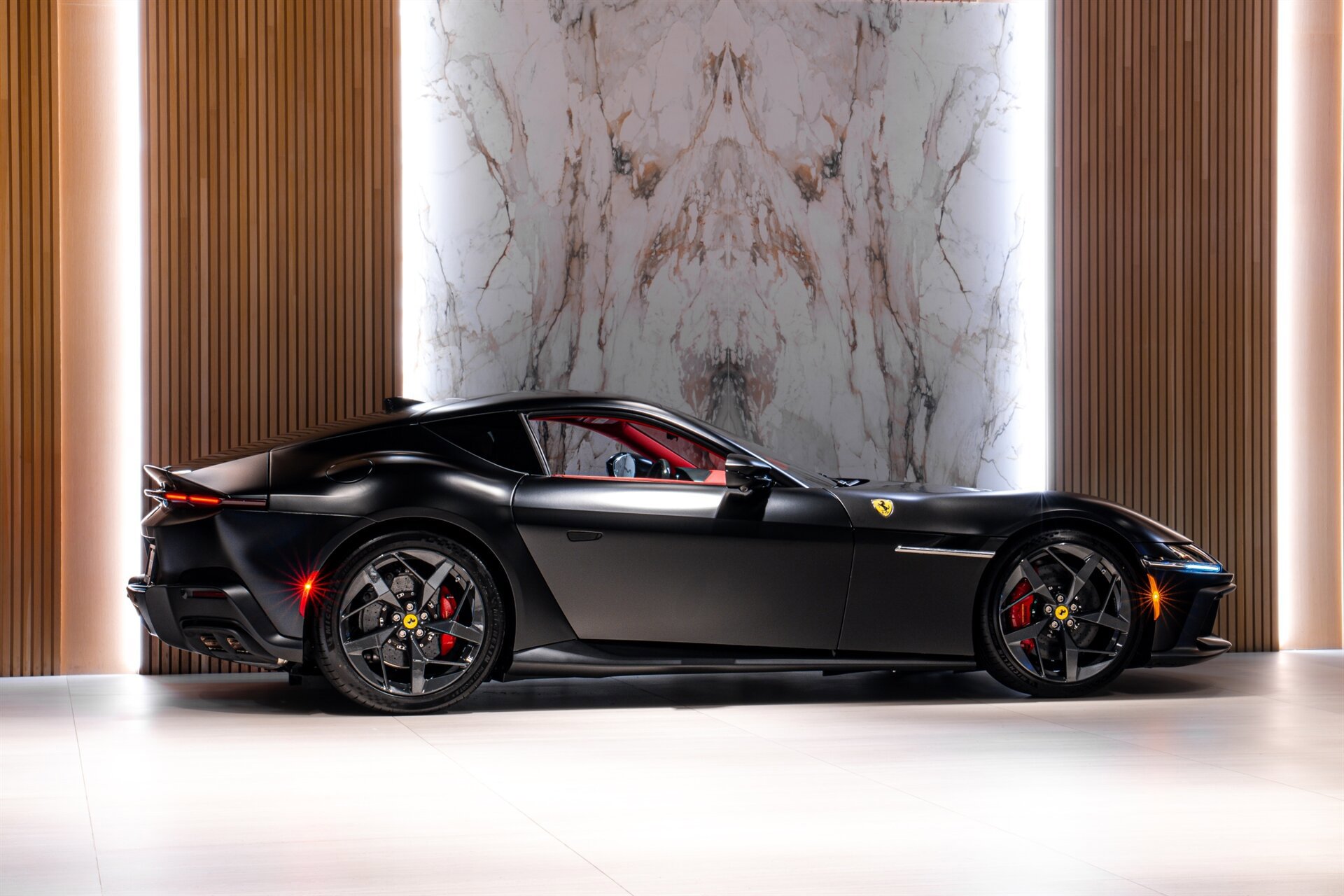 Used 2025 Ferrari 12Cilindri image 5