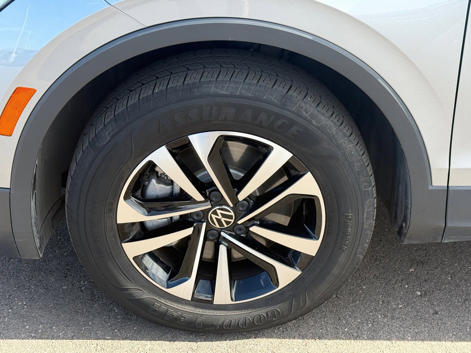 Used 2023 Volkswagen Tiguan S image 10