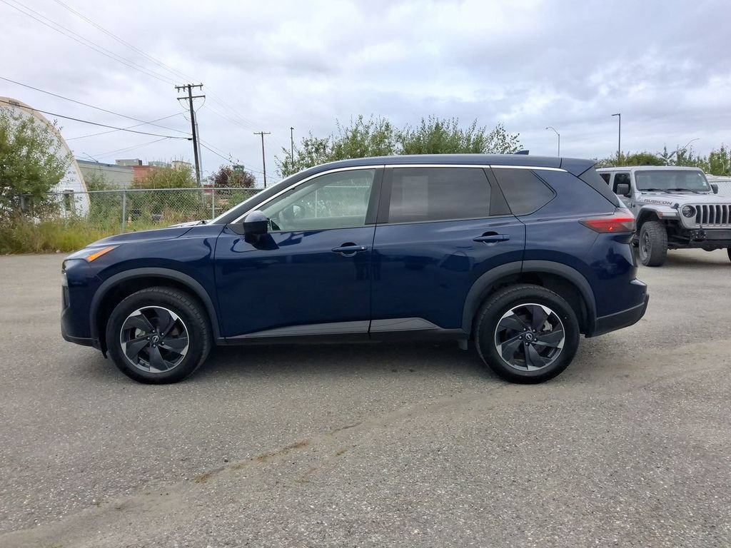 Used 2024 Nissan Rogue SV AWD/4WD image 5
