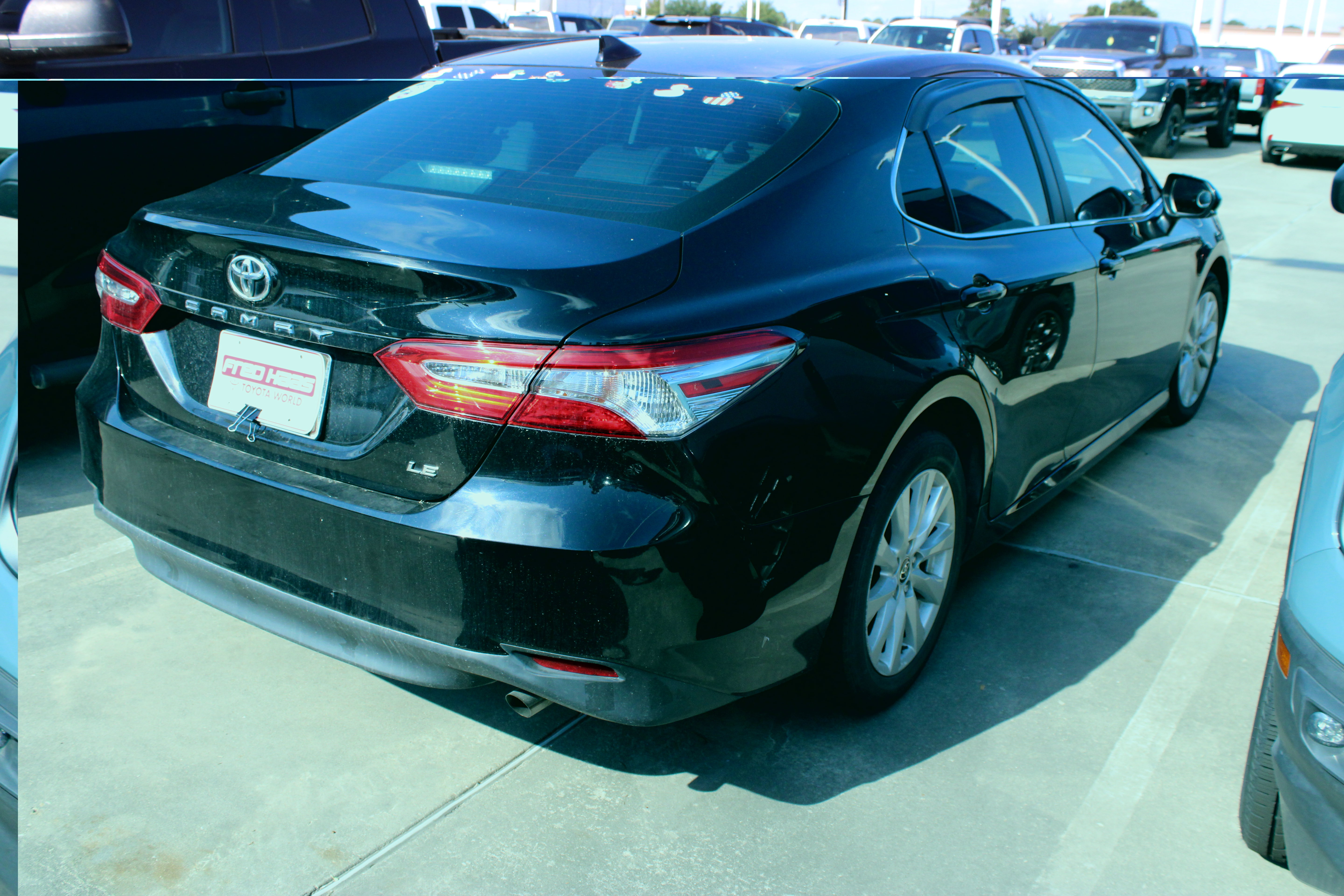 Used 2020 Toyota Camry LE FWD image 10