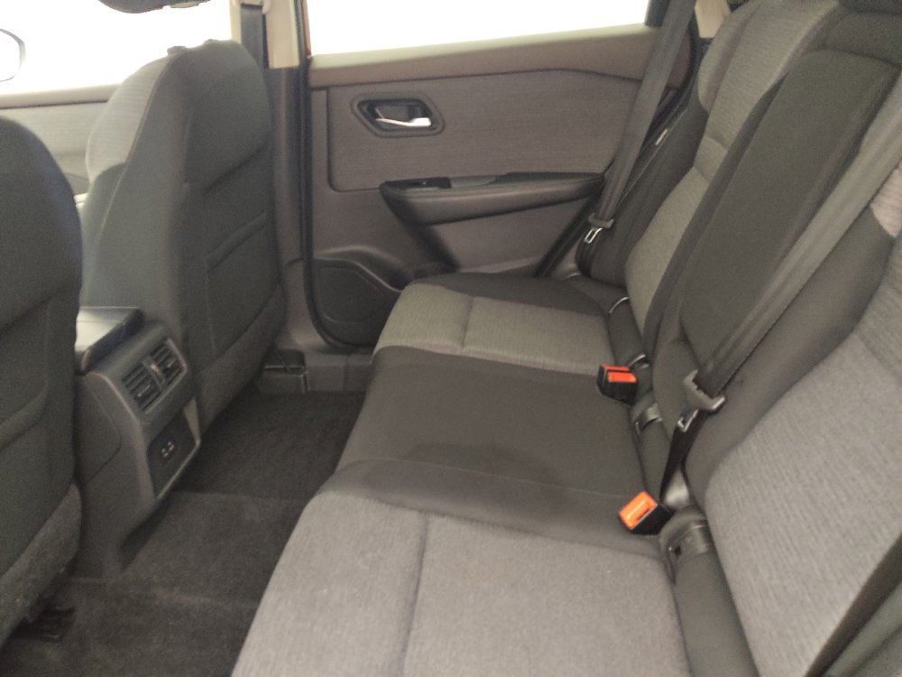 Used 2022 Nissan Rogue SV image 18