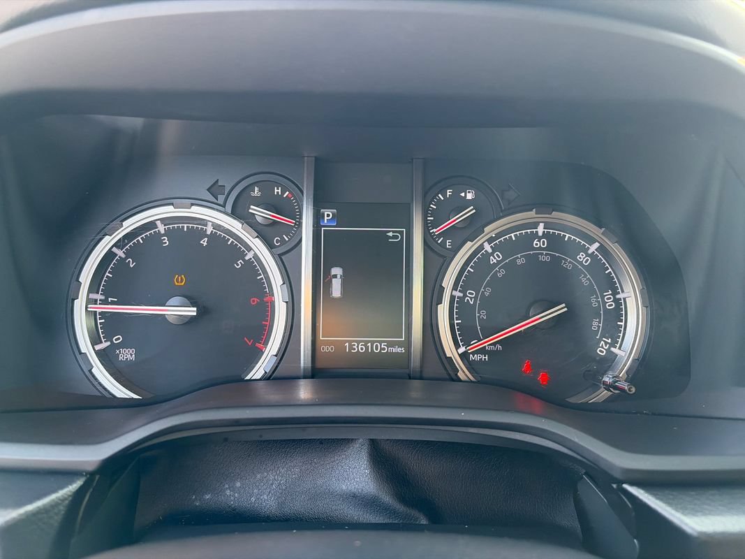 Used 2020 Toyota 4Runner Venture w/ Moonroof Package AWD/4WD image 23