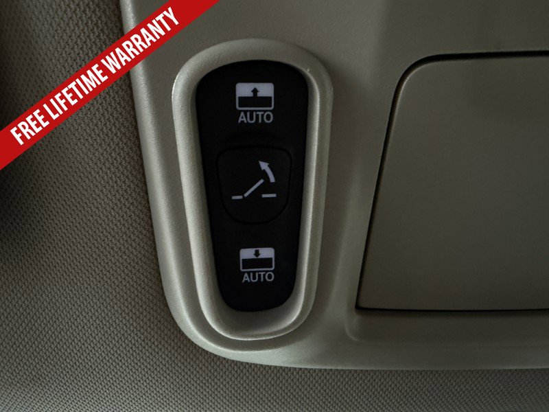 Used 2023 Chrysler Pacifica Limited FWD image 46