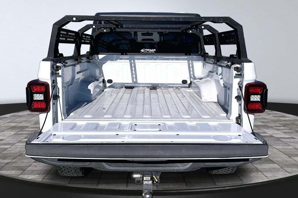 Certified 2020 Jeep Gladiator Overland AWD/4WD image 25