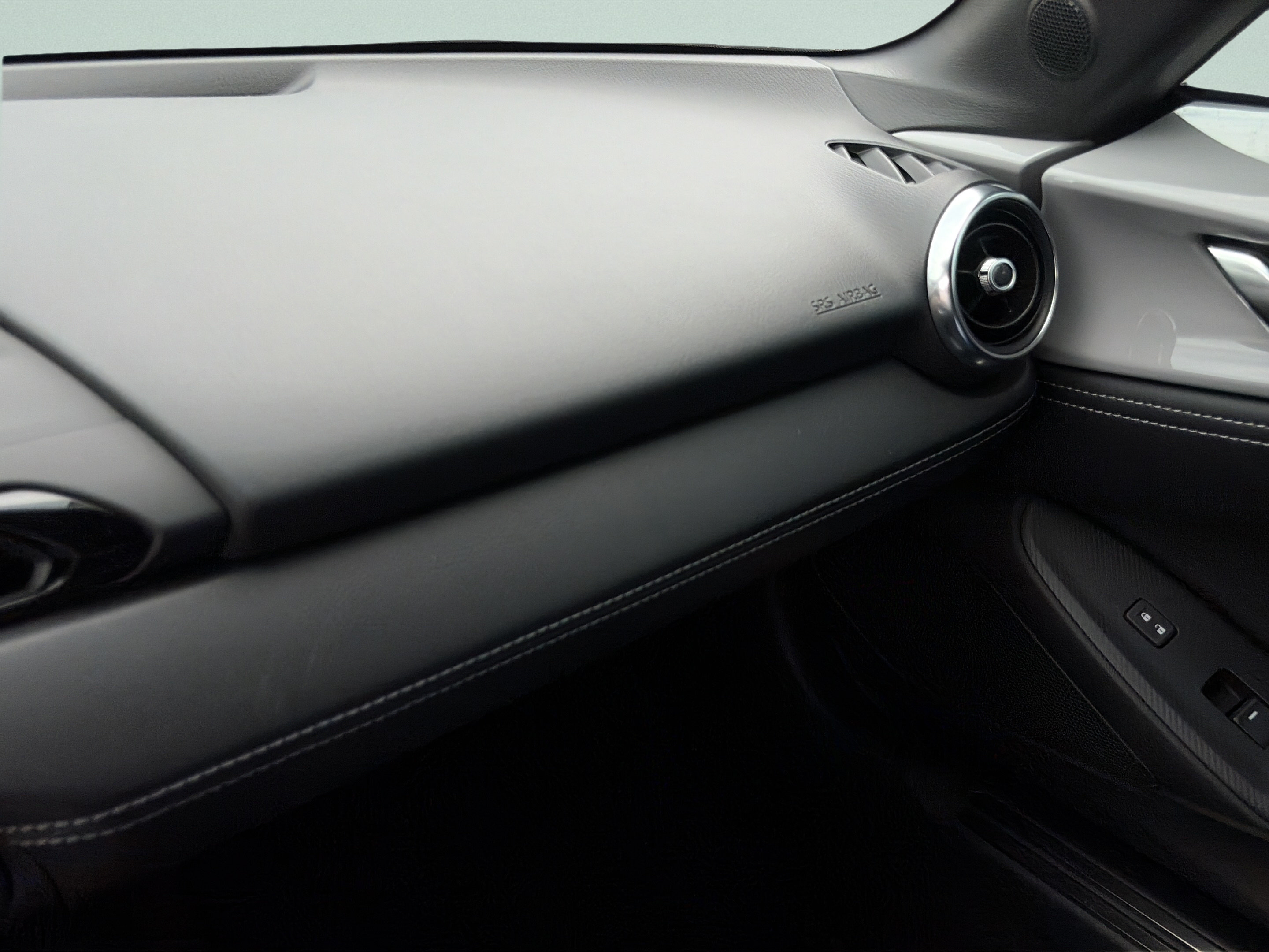 Used 2025 MAZDA MX-5 Miata RF Grand Touring RWD image 12