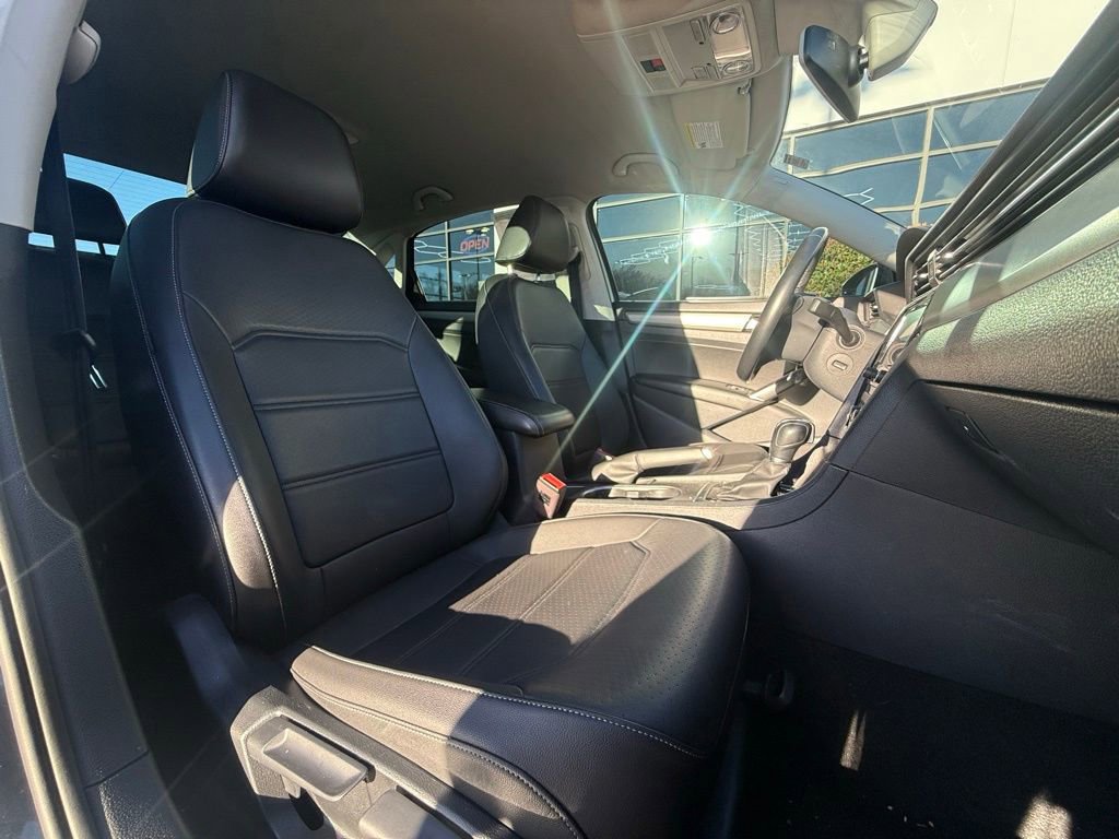 Used 2020 Volkswagen Passat 2.0T SE image 27