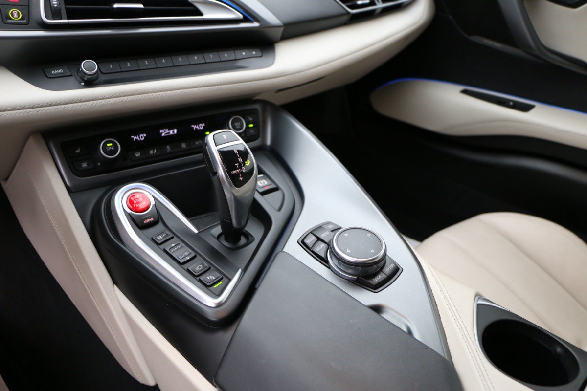 Used 2016 BMW i8 AWD/4WD image 21