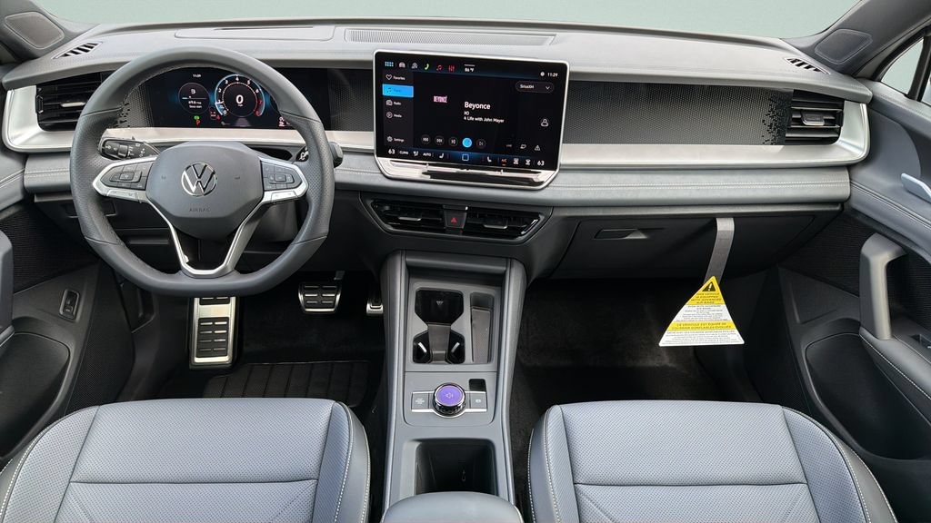 New 2026 Volkswagen Tiguan SE R-Line FWD image 10