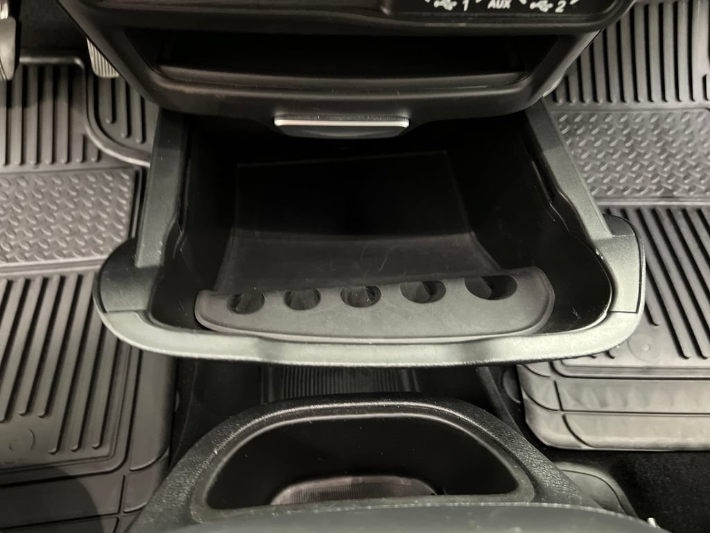 Used 2025 Chrysler Pacifica Select FWD image 54