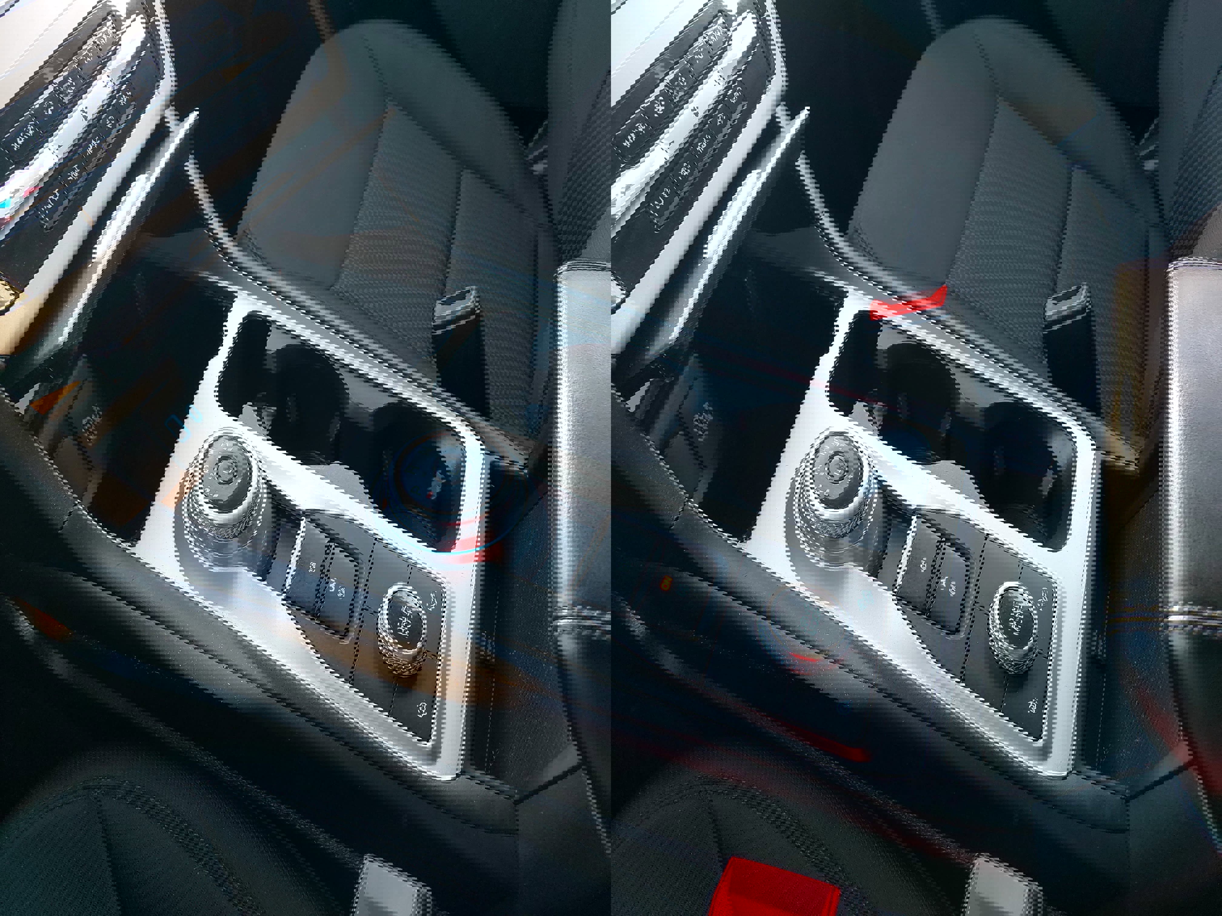 Used 2023 Ford Explorer XLT image 27