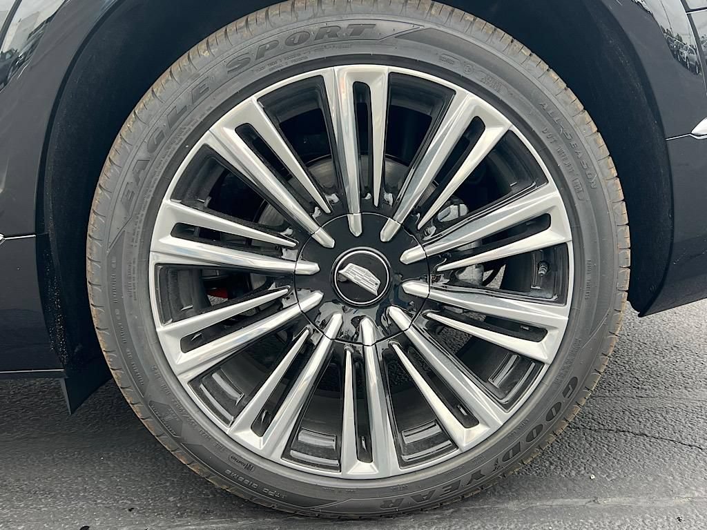 New 2026 Cadillac Vistiq Premium Luxury w/ LPO, Floor Liner Package AWD/4WD image 27