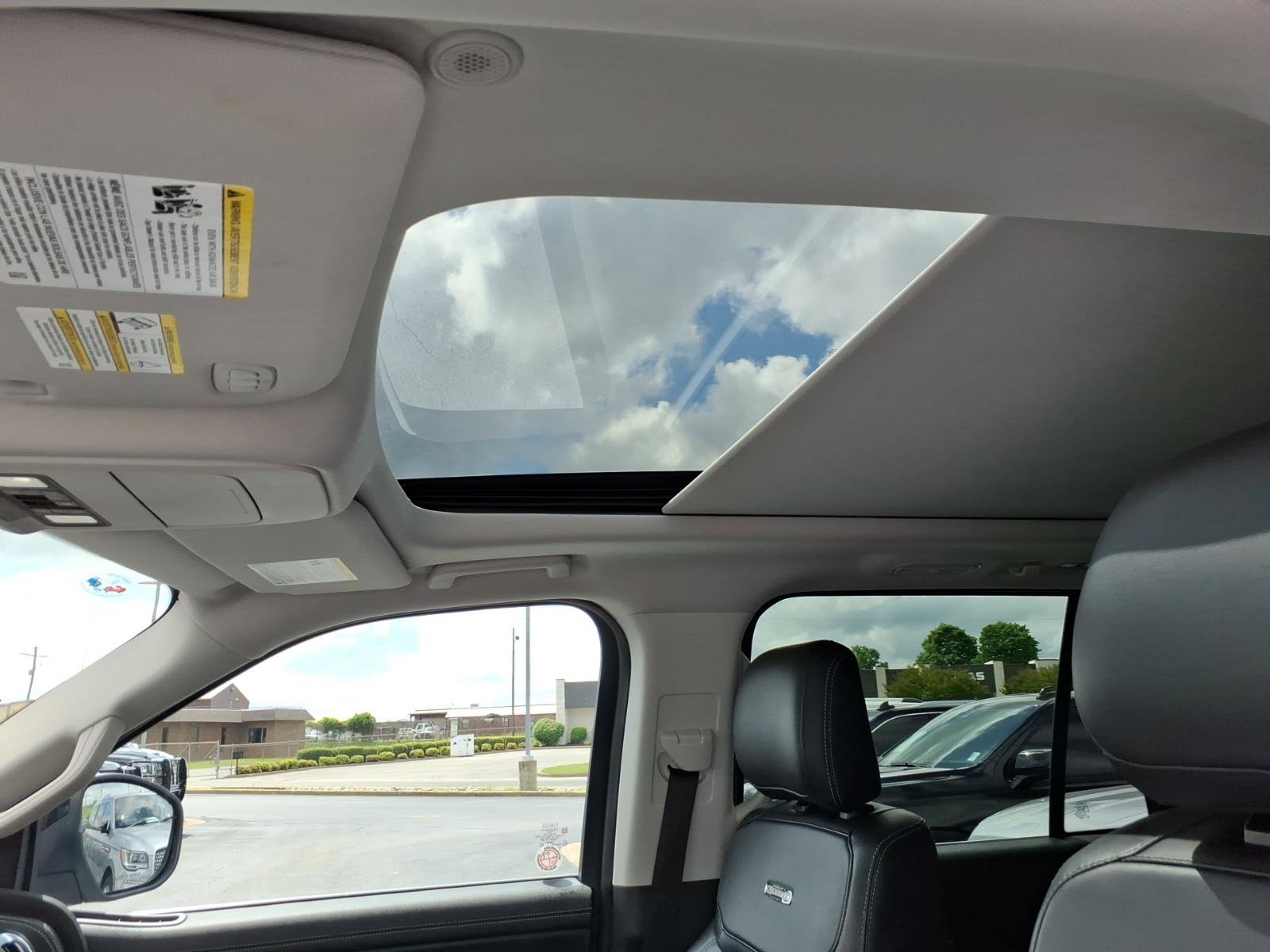 Used 2025 Ford Expedition Platinum AWD/4WD image 14