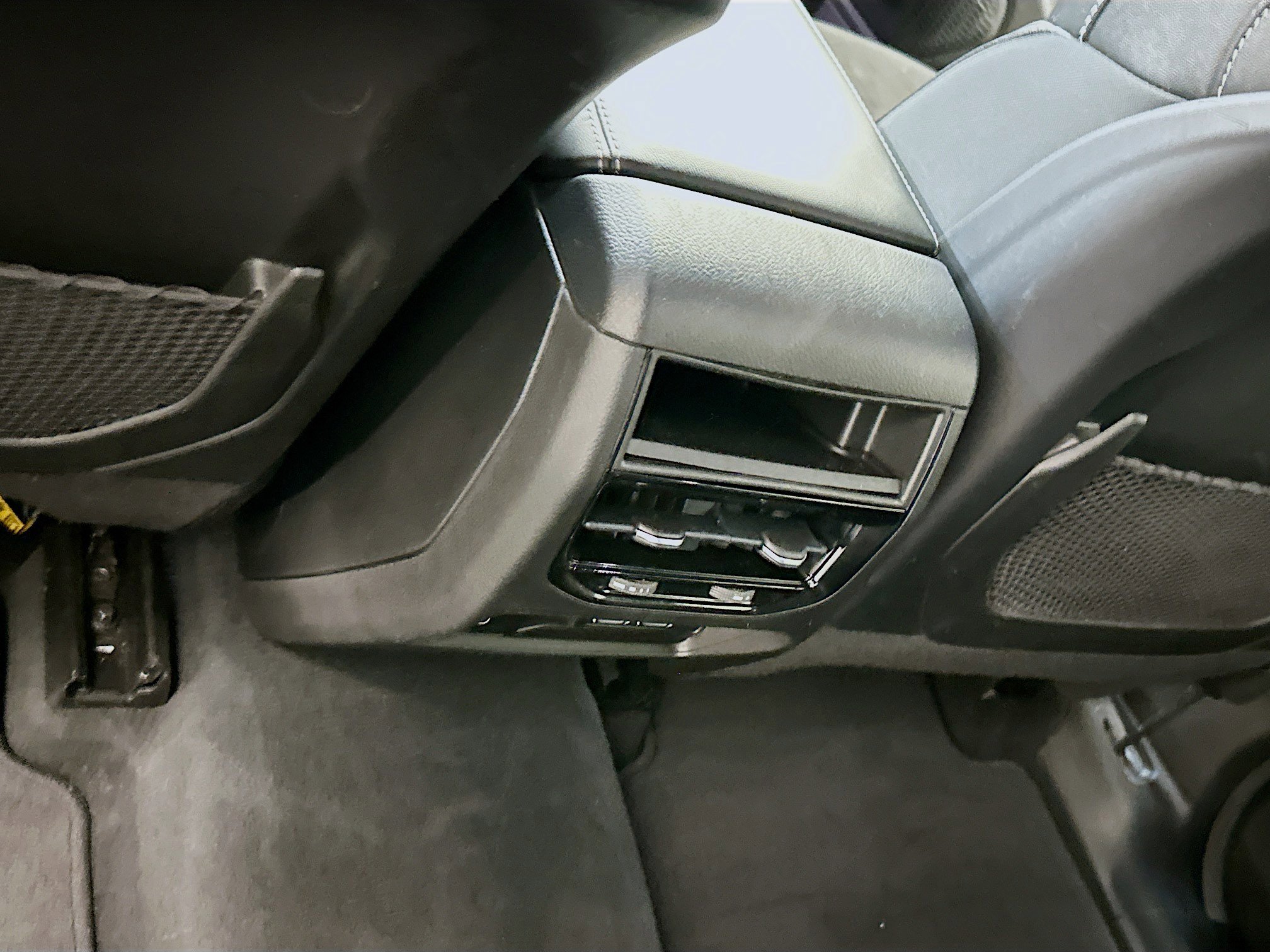 Used 2023 Jeep Grand Cherokee Altitude image 27