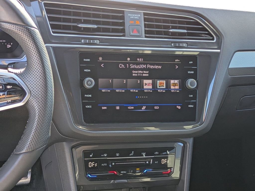 Used 2024 Volkswagen Tiguan SE R-Line image 10