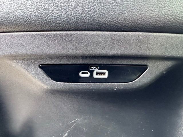 Used 2022 Chrysler Pacifica Touring-L FWD image 7