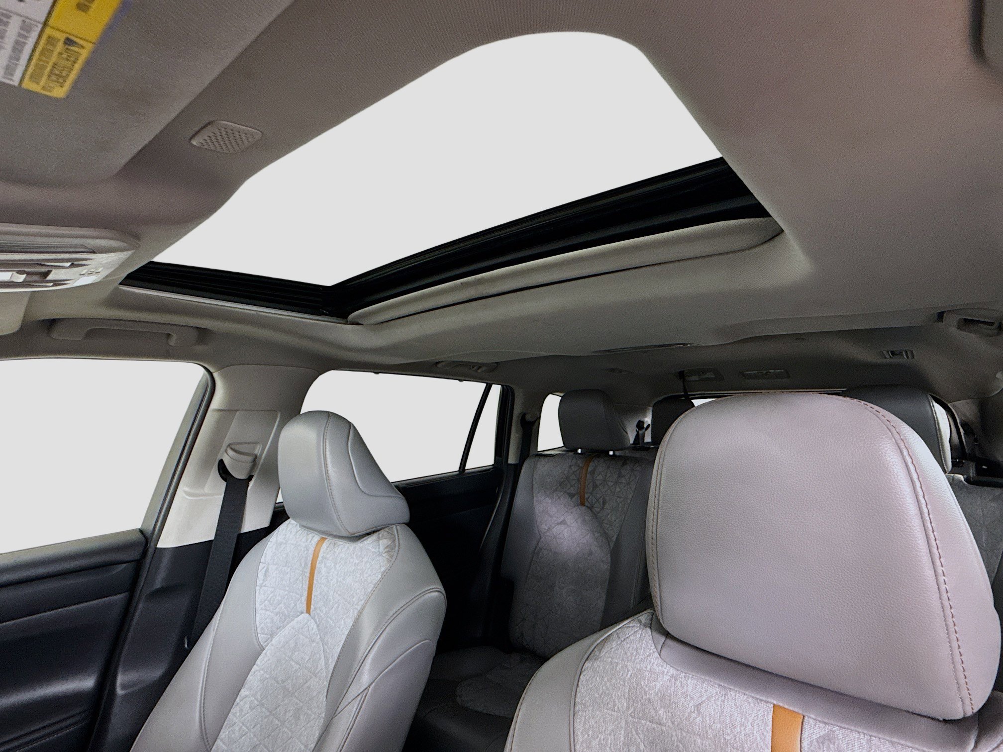 Used 2022 Toyota Highlander Bronze Edition FWD image 22