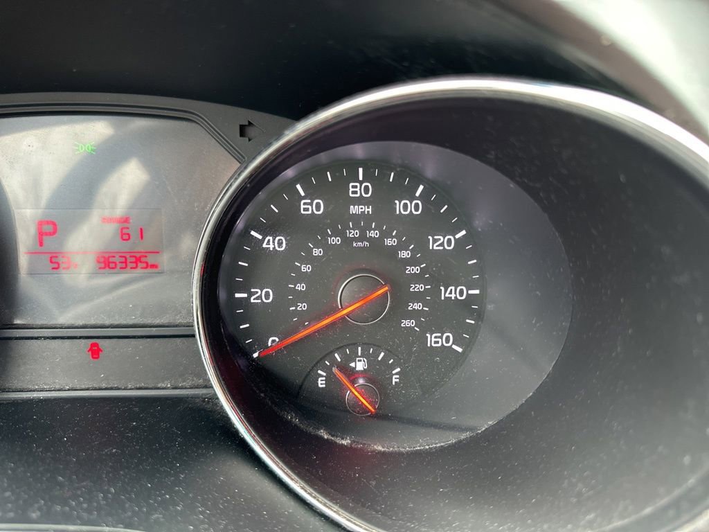 Used 2016 Kia Sedona LX w/ LX Convenience Package image 27