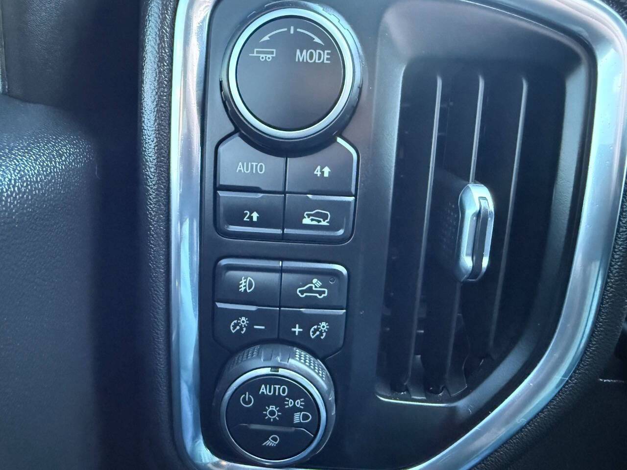 Used 2021 Chevrolet Silverado 1500 LTZ w/ LTZ Premium Package image 34