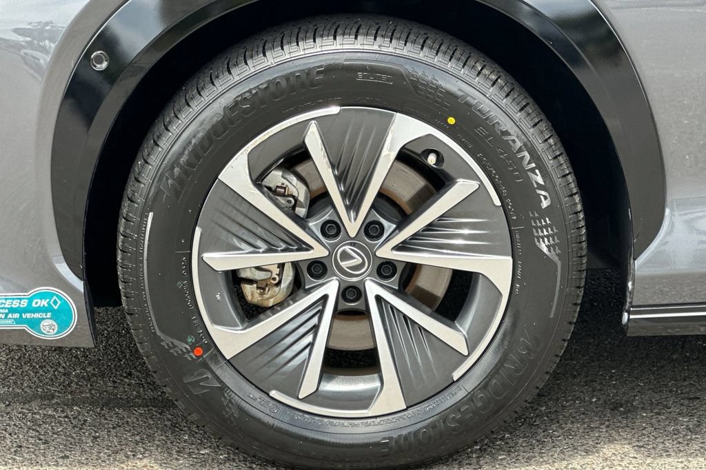 Used 2023 Lexus RZ 450e Premium w/ Technology Package AWD/4WD image 32