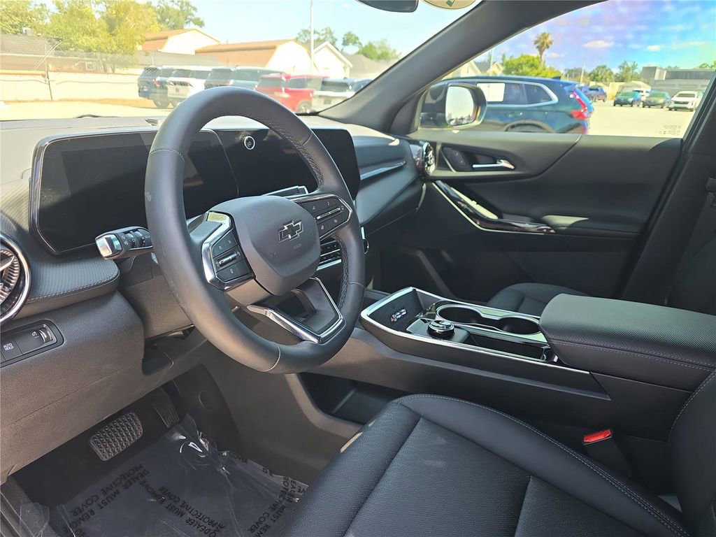 Used 2026 Chevrolet Equinox LT w/ Convenience Package II FWD image 21
